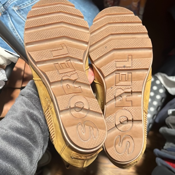 Women's sorel joan of arctic wedge boot. Tan. Camel color size 8 - Picture 6 of 8